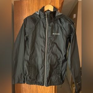 Columbia women’s rain jacket with hood size small